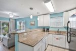 Lovely Fully-Equipped Kitchen w/ Granite Countertops